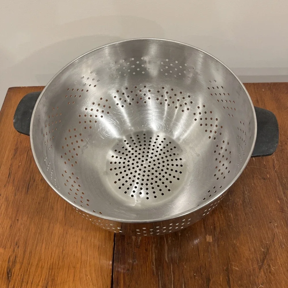 Vintage Farberware Stainless Steel Colander Strainer Black Handles Footed 9.5x6